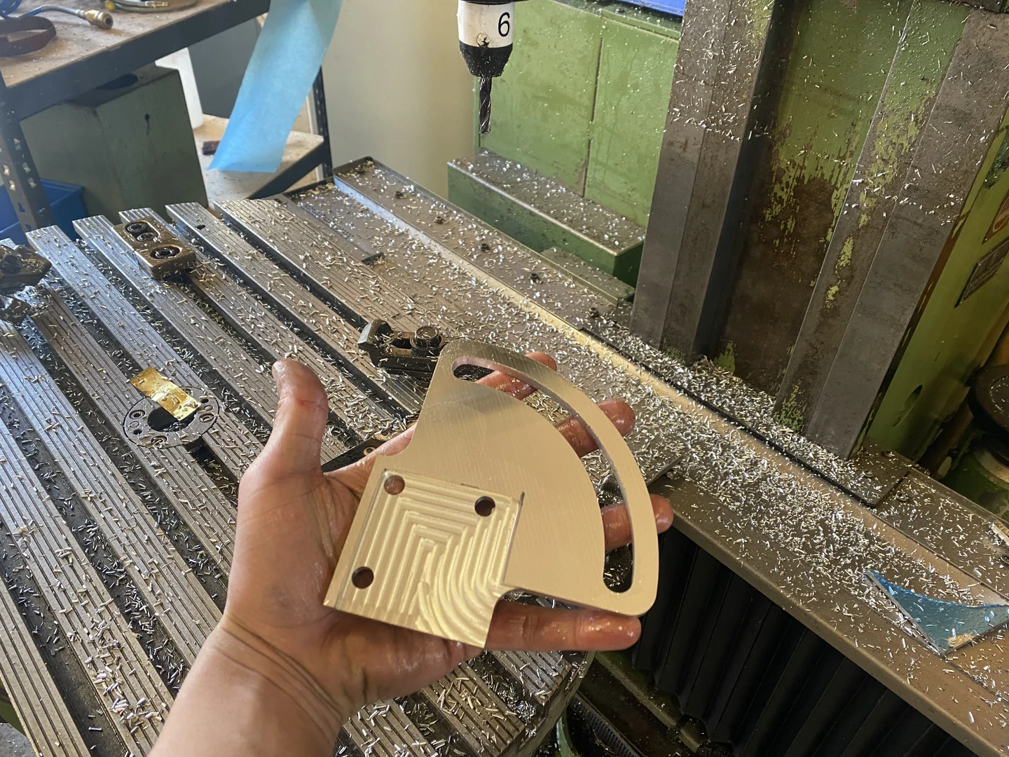 Gefrästes Bauteil vor meiner CNC-Fräsmaschine.